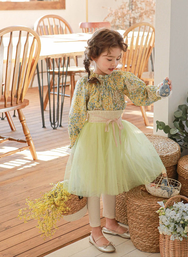 Blossom Ruffle Collar Blouse with Lace Chiffon Cuffs