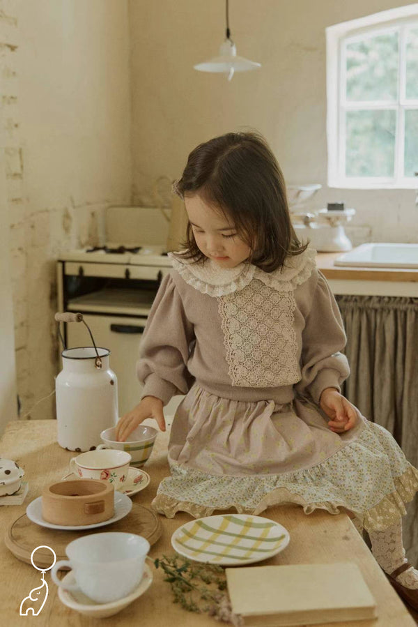 Lace Embroidered Sweater with Petal Collar