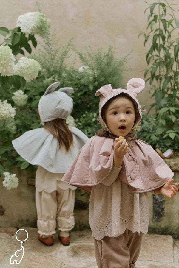 Chapeau oreilles de lapin ludique et mignon avec ensemble châle bordé de dentelle